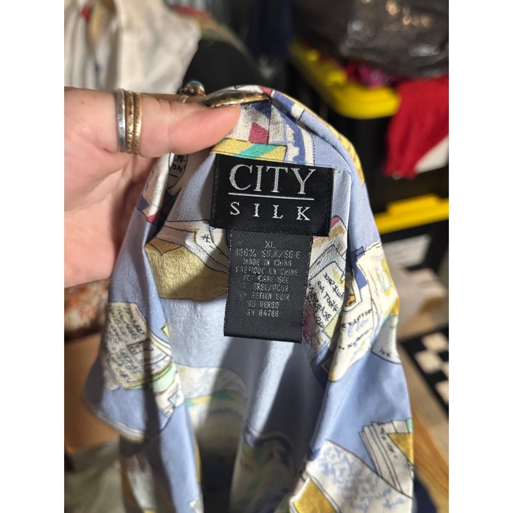 City Silk XL Blouse Button Up‎ Short Sleeve Blue Multicolor Letter Print Top - Picture 2 of 3